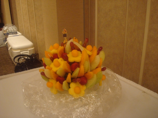 Fruit Bouquet among the things that welcomed us...
